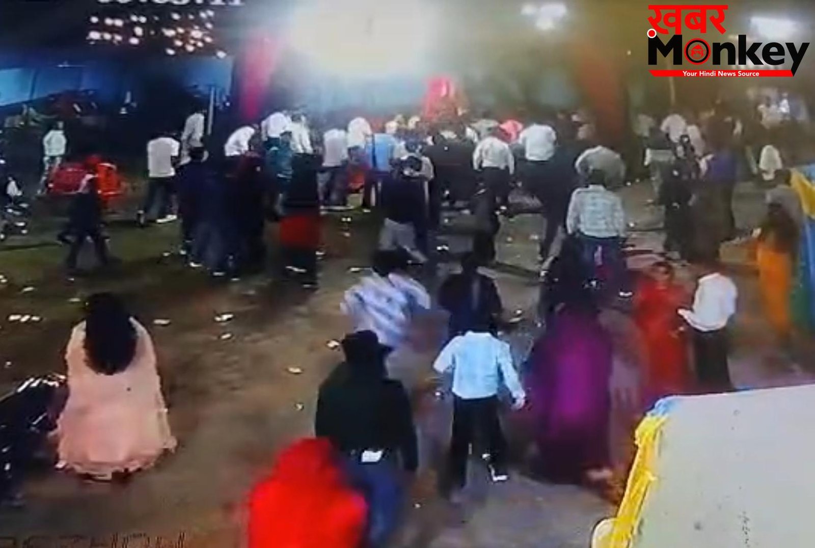 शादी समारोह में शराबियों का तांडव, लाठी-डंडों लोहे की रॉड से पिटाई, CCTV में कैद