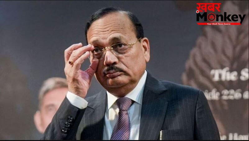 CJI सूर्यकांत का विवादित बयान बेरोज़गार युवाओं को ‘कॉकरोच’ बोला बताया तंत्र को बनाते हैं निशाना