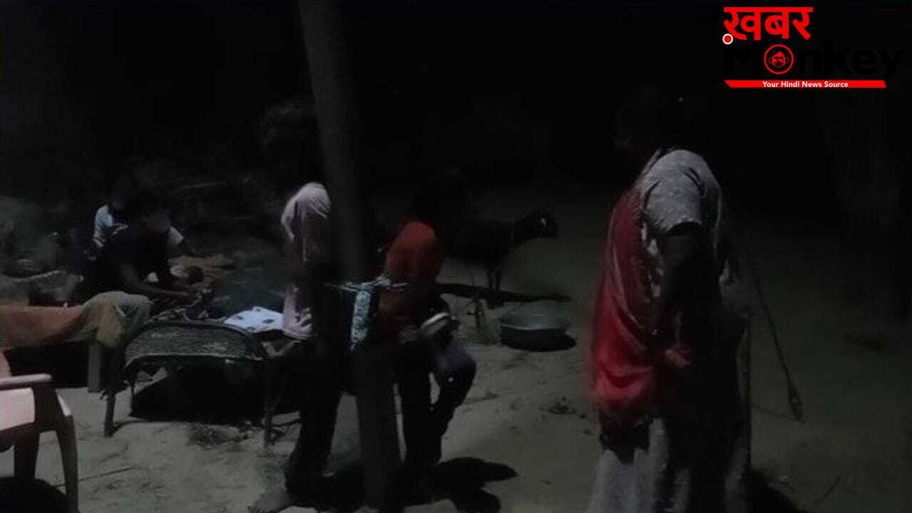 खंभे से बांधकर दो मासूमों को पीटती रही मां, भीड़ भी बनी रही मूकदर्शक… रायबरेली में शर्मसार हुई इंसानियत