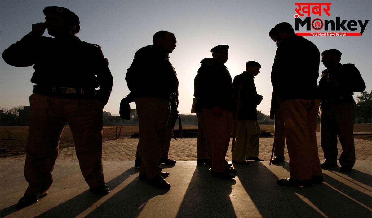 देर रात घरों में छापेमारी, Pakistan Army पर बलूच युवकों को उठाकर 'गायब' करने के नए आरोप लगे।