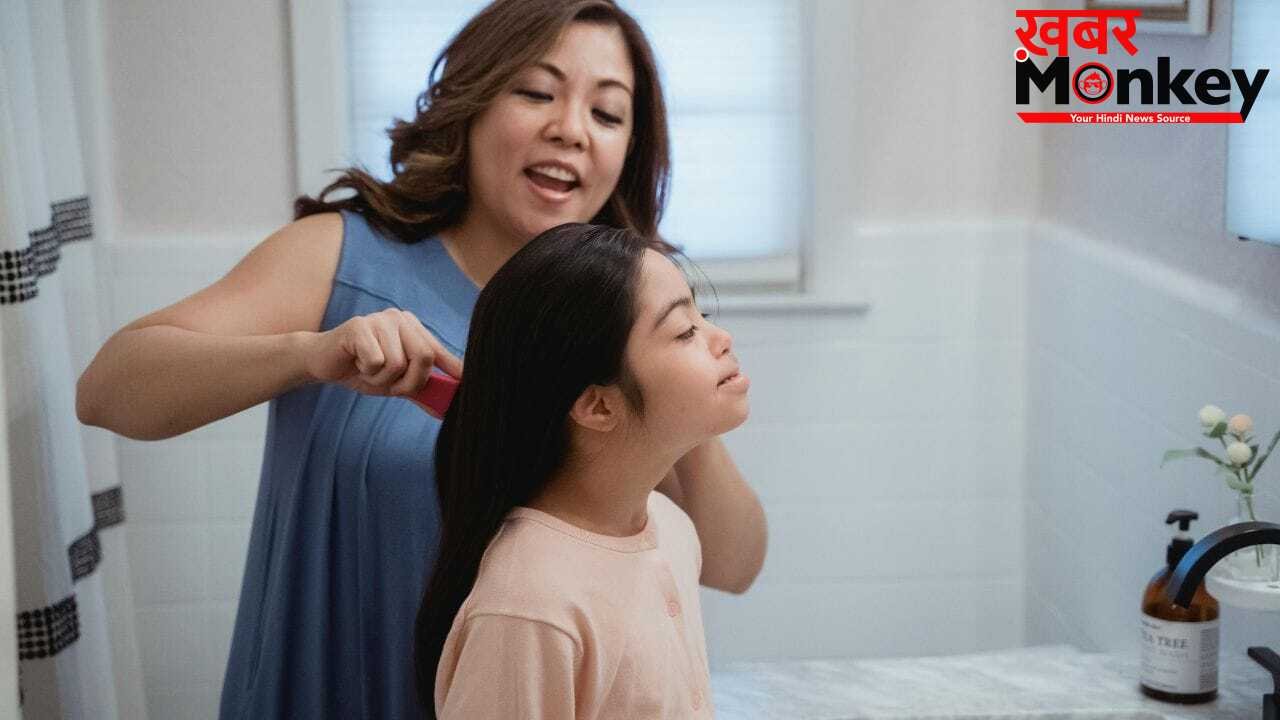 Hair Washing Tips: शैंपू नहीं इन नेचुरल चीजों से बाल धोने की डालें आदत, दिखेंगे काले और घने