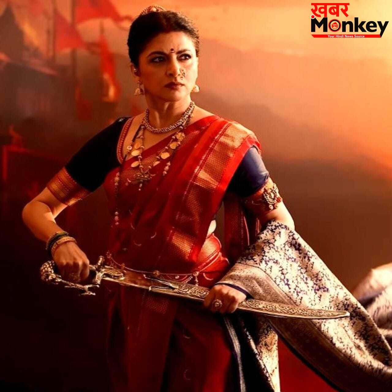 Raja Shivaji: भाग्यश्री 57 में भी लगती हैं 35 कीं, गर्मियों में उनकी तरह पहनें ये कपड़े