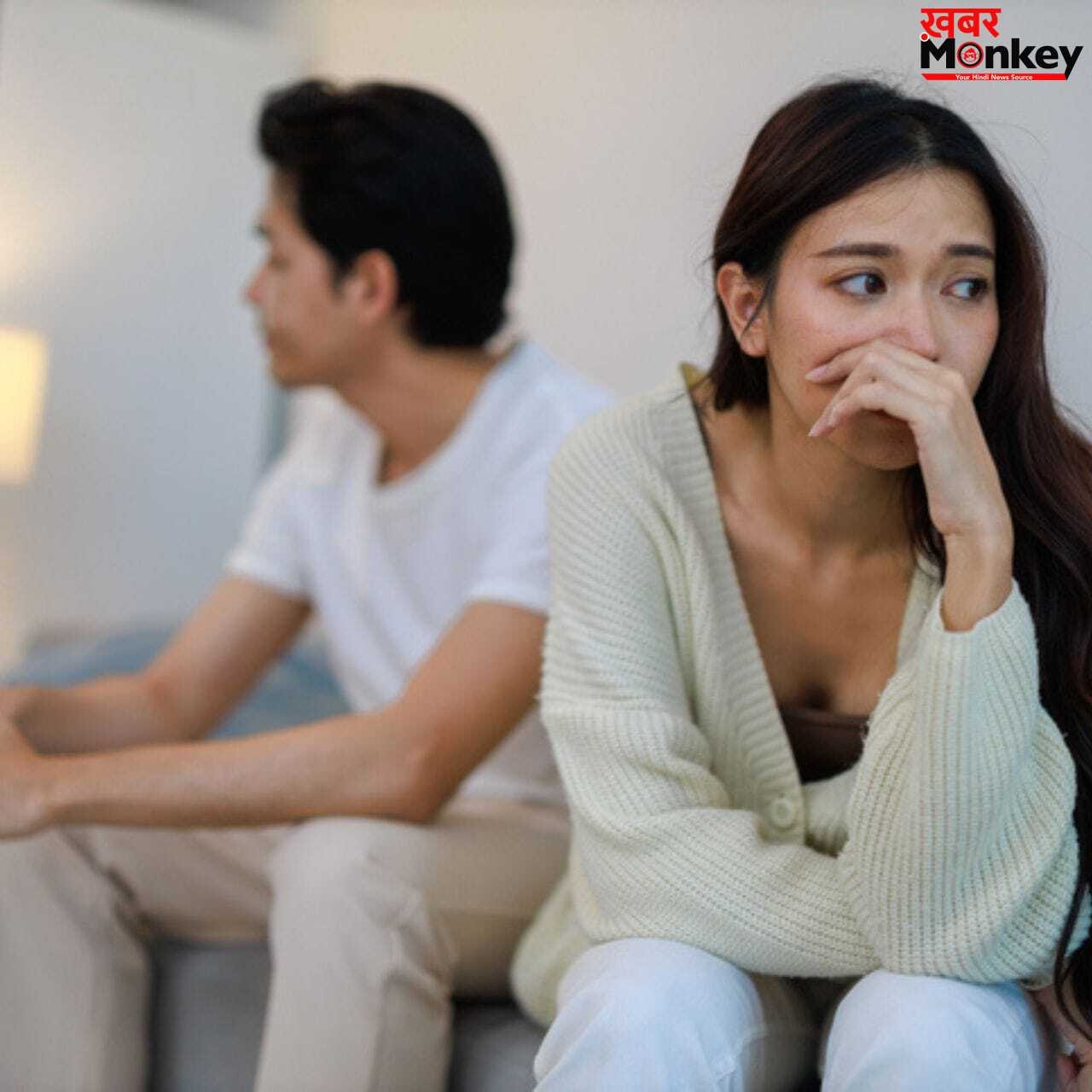 Micro Cheating: क्या होती है माइक्रो चीटिंग, इससे रिलेशनशिप को होते हैं ये नुकसान
