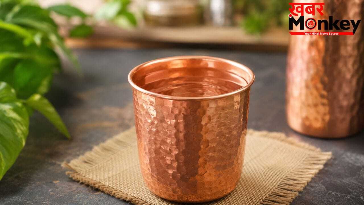 Copper Bottle Mistakes: कॉपर बोतल में पानी पीना है हेल्दी, मगर ये गलतियां पहुंचा सकती हैं नुकसान