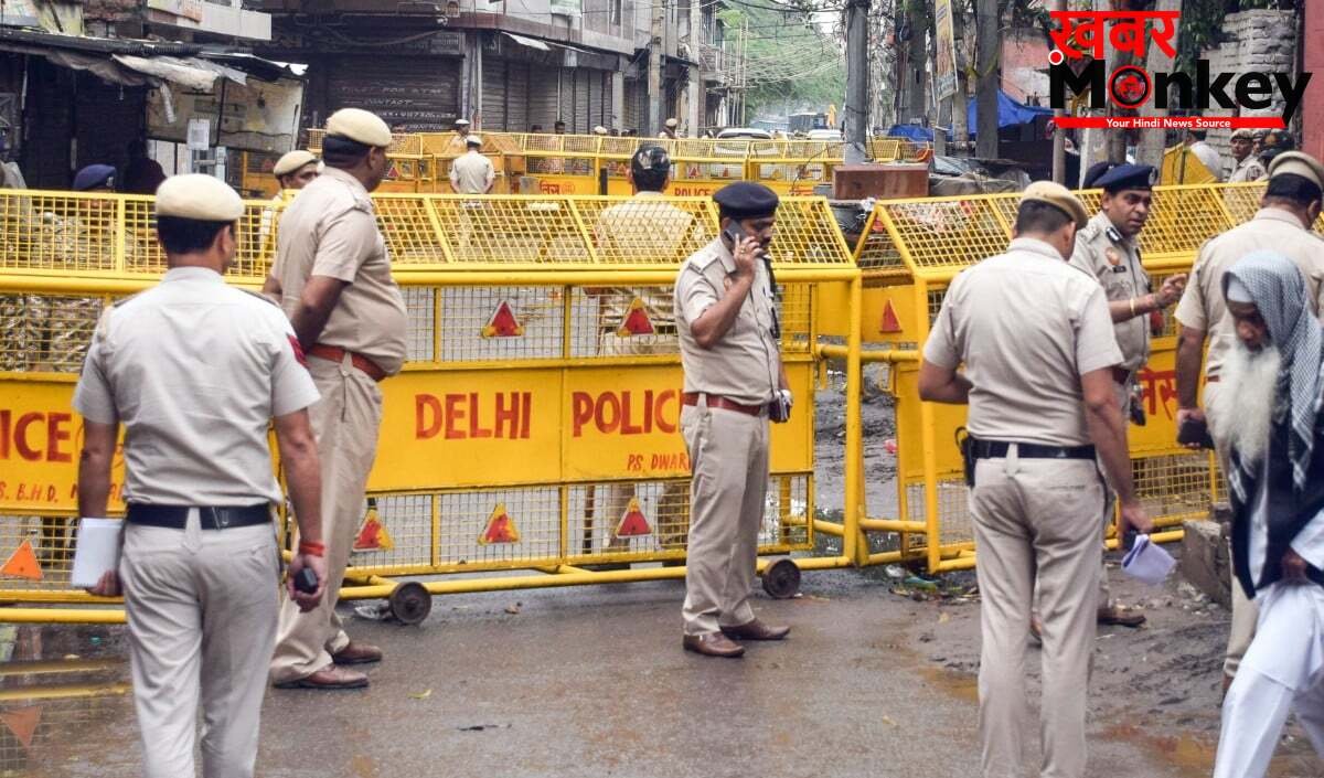 Delhi Gangrape In Sleeper Bus | दिल्ली फिर शर्मसार! चलती बस में महिला से गैंगरेप, पुलिस ने ड्राइवर और कंडक्टर को किया गिरफ्तार