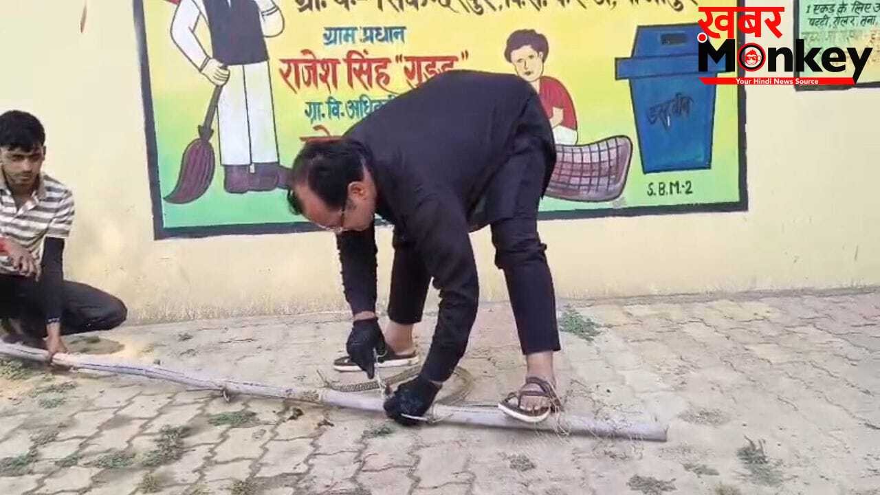 गाजीपुर: सांप के जबड़े में फंसी बगुले की नुकीली चोंच, डॉक्टर ने किया हैरान कर देने वाला रेस्क्यू… अब हो रही सराहना