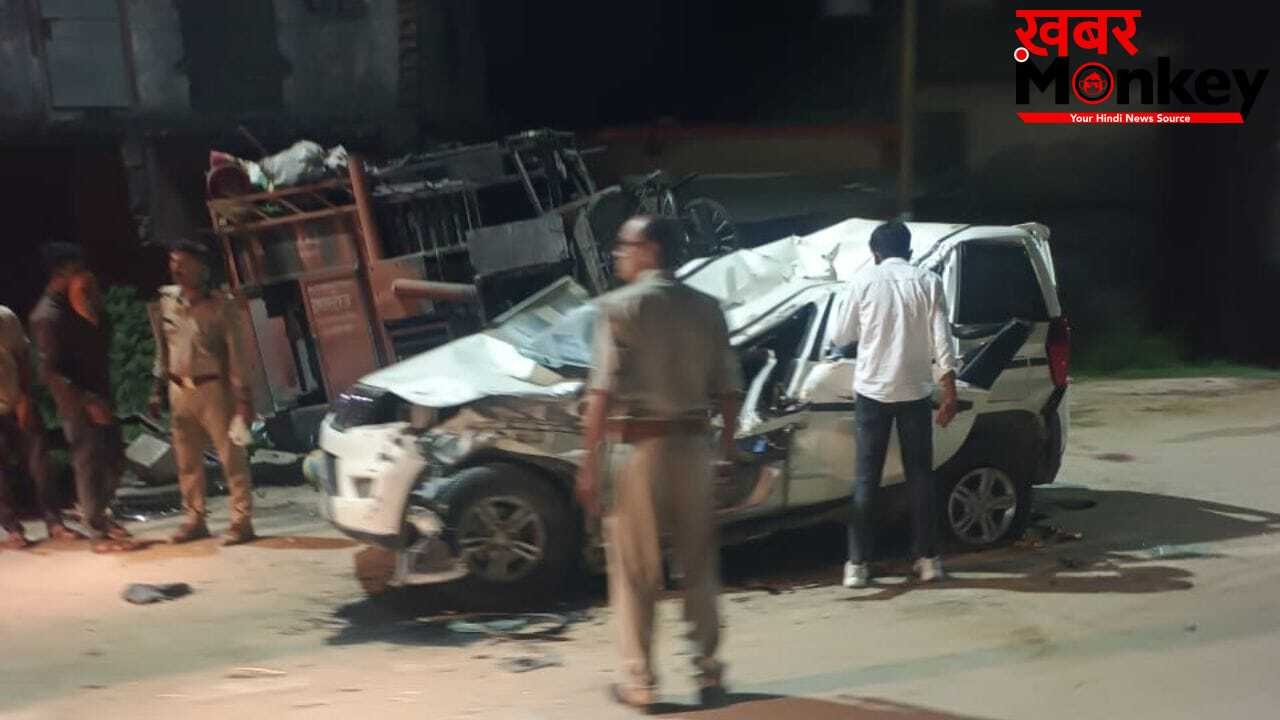 जानवर को बचाने में 3 लोगों की मौत, गोरखपुर में डिवाइडर से टकराई कार… बहन की शादी से लौट रहा था परिवार