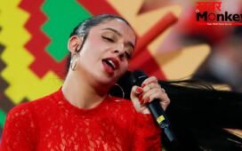 देहरादून कॉन्सर्ट में अफरा-तफरी! बैरिकेड गिरने से सिंगर Jasmine Sandlas ने बीच में रोका शो, माइक पर लगाए 'वाहे गुरु' के नारे