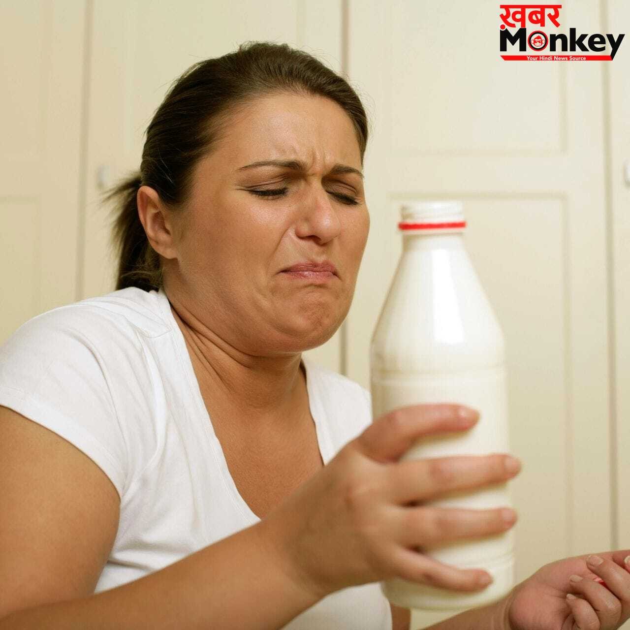 Raw Milk Remedy for Face: चेहरे पर चमक के लिए कच्चे दूध का आजमाते हैं नुस्खा, इसके हैं कई नुकसान