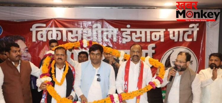 चुनाव से पहले ओपी राजभर को झटका, प्रदेश अध्यक्ष प्रेम चंद्र कश्यप और पूर्व मंत्री अच्छे लाल निषाद ने थामा VIP का दामन