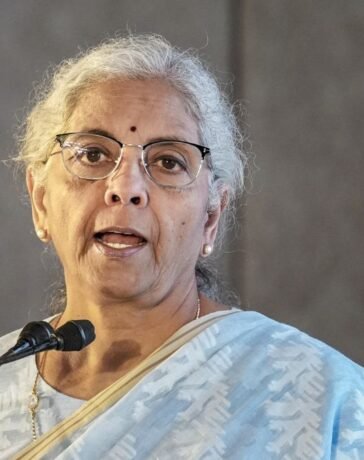 देश की अर्थव्यवस्था अभी भी मजबूत, वित्त मंत्री बोलीं- फ्यूल, फर्टिलाइजर, फॉरेन करेंसी पर फोकस करने की जरूरत