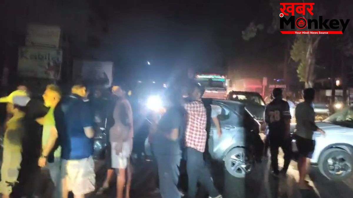 यूपी में भीषण गर्मी और बिजली कटौती का 'डबल अटैक'! फूटा लोगों का गुस्सा, लखनऊ से मुजफ्फरनगर तक किया प्रदर्शन