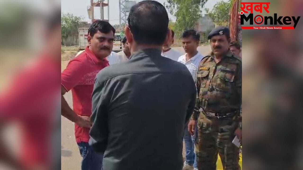 ‘बंदर जैसा दिमाग…’, उन्नाव में मंडी निदेशक ने सचिव को लगाई फटकार, जानें क्या है पूरा मामला