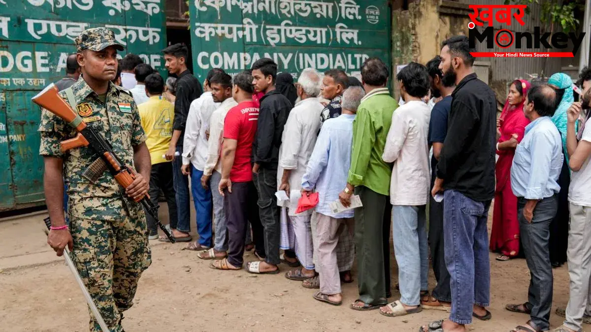 चुनाव आयोग का बड़ा एक्शन, पश्चिम बंगाल में 15 बूथों पर दोबारा मतदान जारी