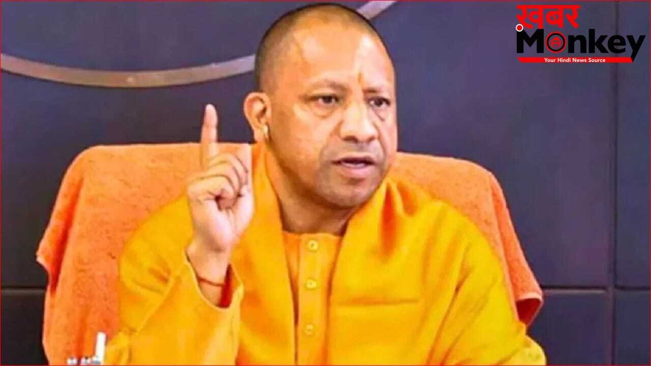 सड़क पर नमाज को लेकर CM योगी सख्त, कहा- रोड चलने के लिए हैं तमाशे के लिए नहीं