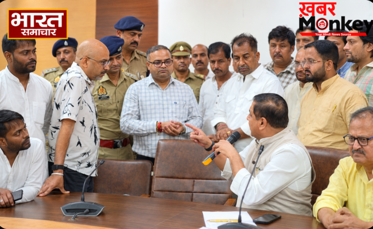 प्रयागराज में छात्रों संग बैठक कर रहे संजय सिंह को प्रशासन ने टोका, जमकर हुई तू-तू मैं-मैं !