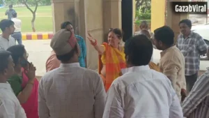 Kanpur: बीजेपी से निष्कासित पार्षद ने सीएम तक पहुंचाई शिकायत; महापौर भड़की बोली- अंदर कैसे पहुंचा​