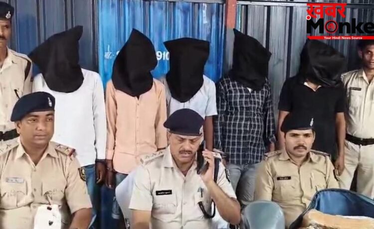 पुलिस ने चलाया विशेष चेकिंग अभियान, 4 लाख के कोडिंग कफ सिरप के साथ 5 गिरफ्तार