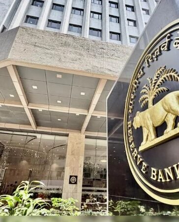 आपके लोन पर RBI का बड़ा ऐलान, क्लिक करके जान लें पूरी खबर