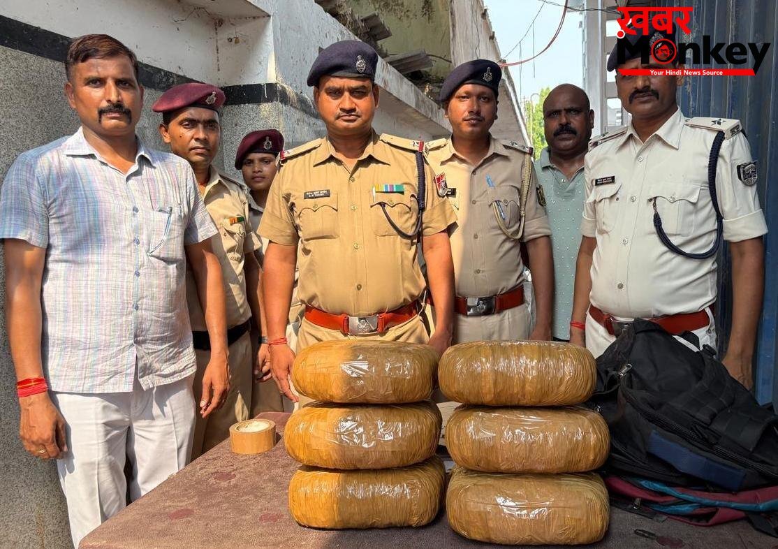 सिवान रेलवे स्टेशन पर नशे के कारोबार के खिलाफ बड़ी कार्रवाई, लावारिस बैग से गांजा बरामद