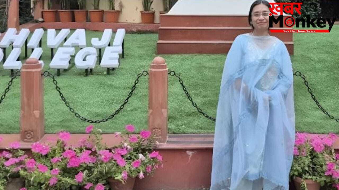 DU में पढ़ाती थीं इंग्लिश, पति से रहती थीं अलग, ऑनलाइन शॉपिंग की शौकीन… कौन थीं प्रोफेसर देबोस्मिता, जिनकी दिल्ली में हुई हत्या?