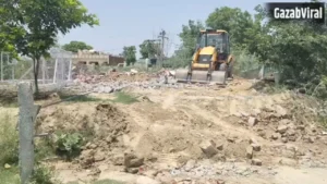 Bulldozer Action: आगरा से उठी बुलडोजर कार्रवाई की गूंज, अवैध धार्मिक अतिक्रमणों पर फिर गरमाई सियासत​