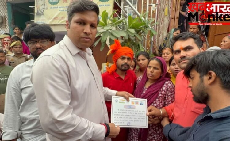 Ghaziabad: सूर्या हत्याकांड के पीड़ित परिवार को बड़ी राहत, DM ने सौंपा सफाई सुपरवाइजर पद का नियुक्ति पत्र…
