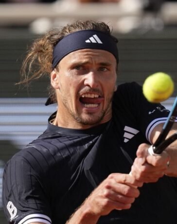 French Open: अलेक्जेंडर ज्वेरेव ने जीता करियर का पहला ग्रैंड स्लैम, फ्रेंच ओपन के फाइनल में कोबोली को हराया