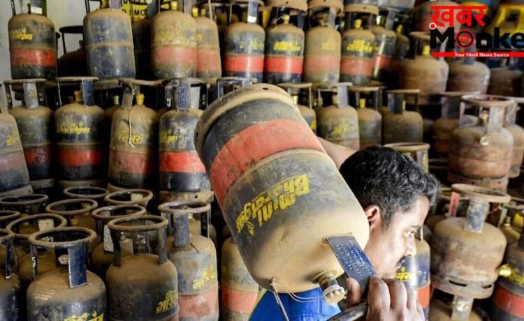 महंगाई का झटका : दिल्ली में कमर्शियल एलपीजी सिलेंडर के दाम 42 रुपये बढ़े,जानिए नई कीमतें