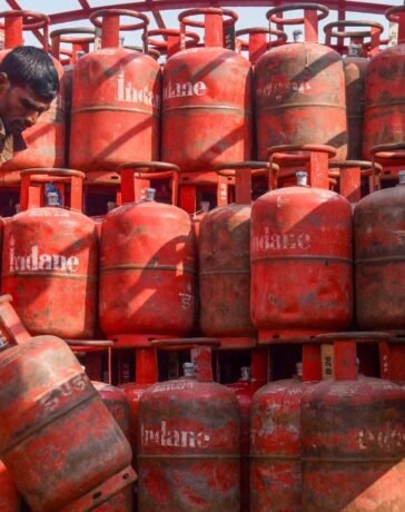 ₹29 महंगा हुआ 14.2 किलो वाला LPG सिलेंडर, जानें आपके शहर में अब कितने रुपये में मिलेगा घरेलू गैस सिलेंडर
