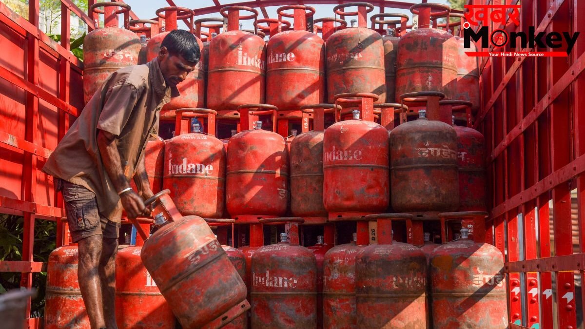 ₹29 महंगा हुआ 14.2 किलो वाला LPG सिलेंडर, जानें आपके शहर में अब कितने रुपये में मिलेगा घरेलू गैस सिलेंडर