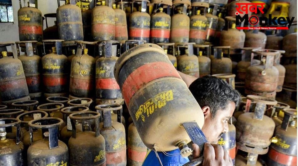 महंगाई का झटका : दिल्ली में कमर्शियल एलपीजी सिलेंडर के दाम 42 रुपये बढ़े,जानिए नई कीमतें