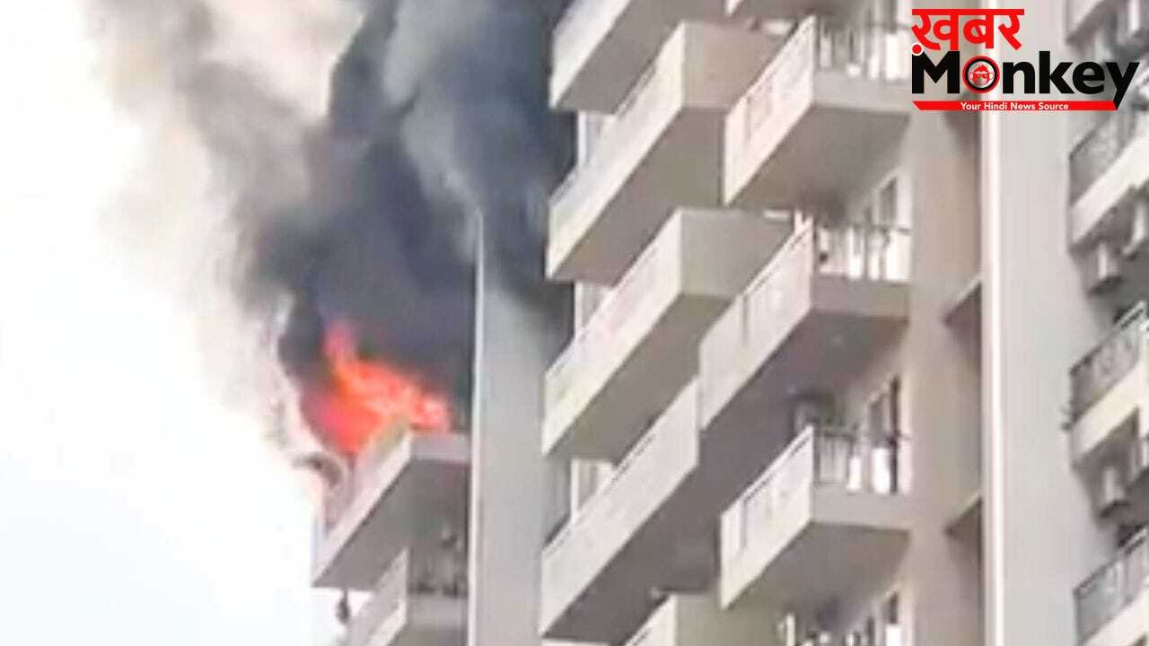 नोएडा की IVY काउंटी सोसाइटी में लगी भीषण आग, 2 फ्लैट जलकर राख