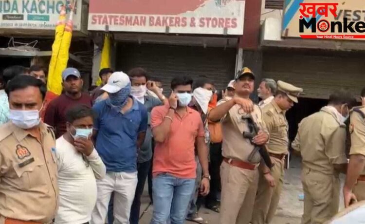 Prayagraj Crime News: प्रयागराज में बंद घर से मिली 3 लाशें, बुजुर्ग दंपत्ति और बेटी की मौत; बेटा लापता Prayagraj Crime News: प्रयागराज में बंद घर से मिली 3 लाशें, बुजुर्ग दंपत्ति और बेटी की मौत; बेटा लापता