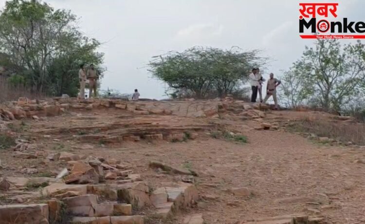 नाबालिग के साथ हैवानियत! हत्या के बाद शव को पेट्रोल डालकर जलाया, गैंगरेप की भी आशंका; जांच में जुटी पुलिस नाबालिग के साथ हैवानियत! हत्या के बाद शव को पेट्रोल डालकर जलाया, गैंगरेप की भी आशंका; जांच में जुटी पुलिस