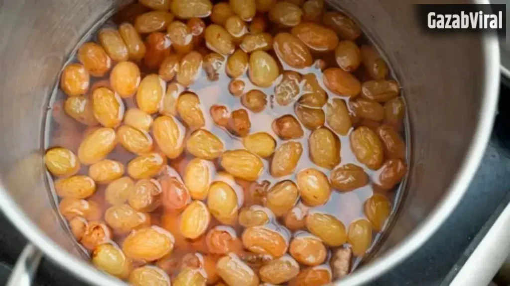 Eating Raisins: रोजाना किशमिश खाने से त्वचा पर आएगा नेचुरल ग्लो, बाल होंगे लंबे-घने; जानें 10 जबरदस्त फायदे​