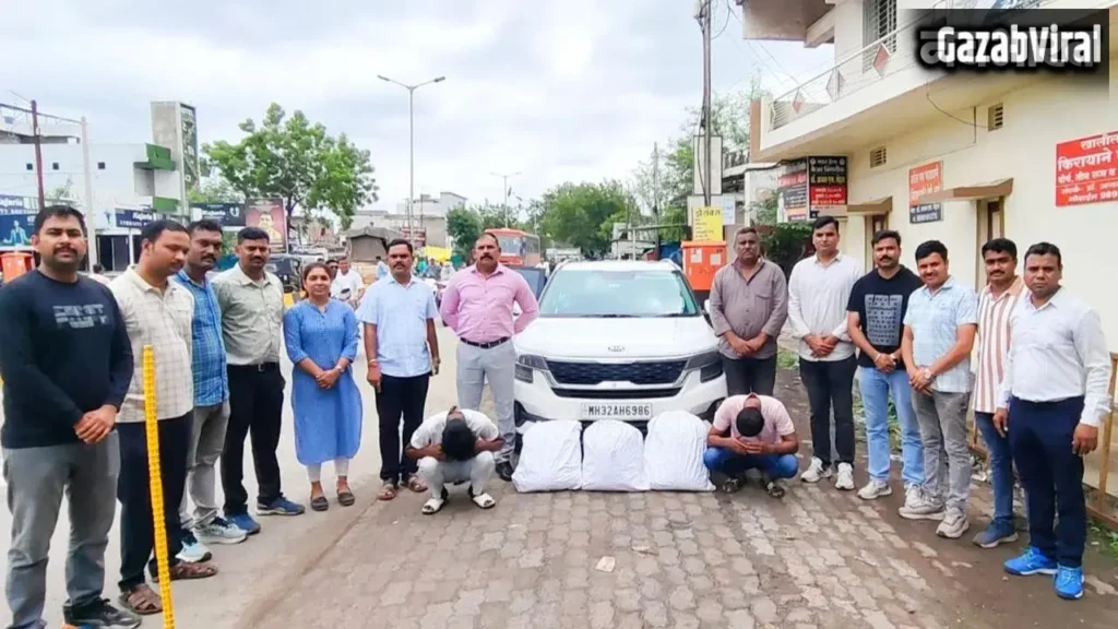 वर्धा पुलिस की बड़ी कार्रवाई, 22 लाख का गांजा और कार जब्त, दो युवतियों समेत 4 आरोपी गिरफ्तार​