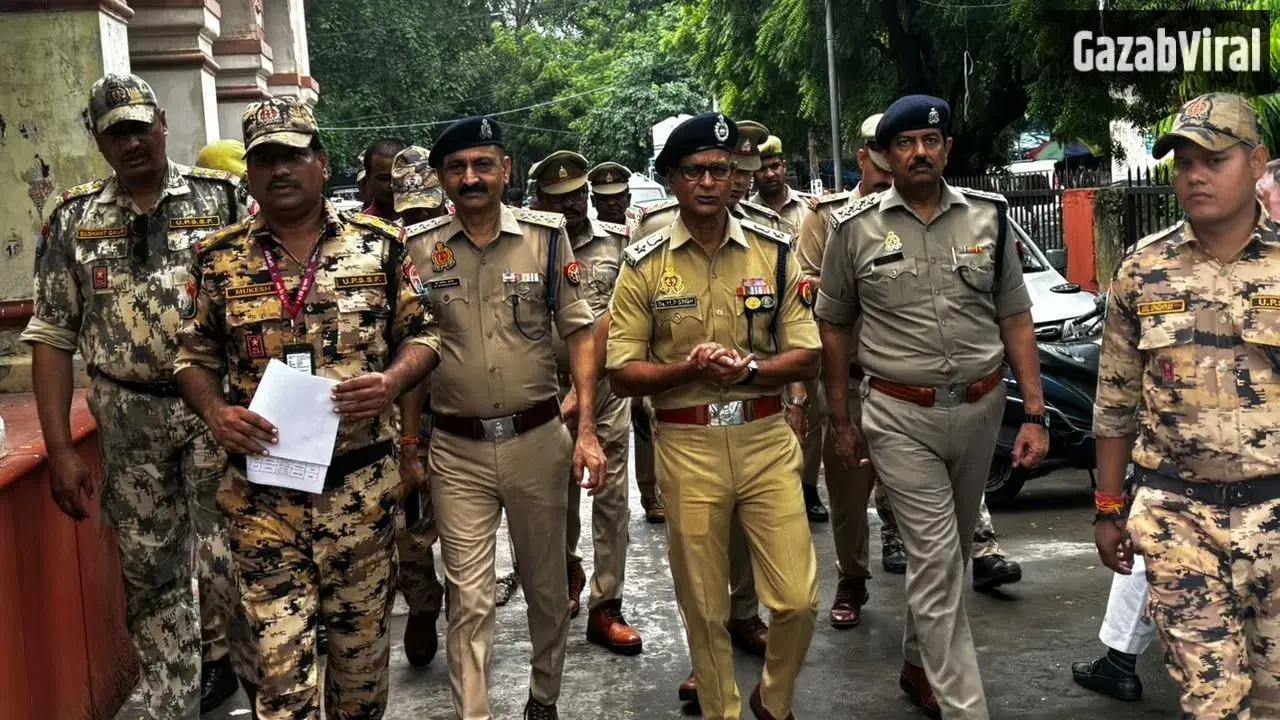 आगरा में हाई अलर्ट सुरक्षा का रिव्यू: UPSSF की उच्चस्तरीय समिति ने मेट्रो और जिला न्यायालय का किया निरीक्षण