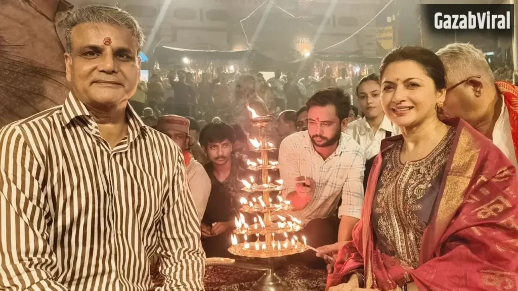 वाराणसी में गंगा आरती में शामिल हुईं अभिनेत्री भाग्यश्री, दशाश्वमेध घाट की दिव्यता देख हुईं भाव-विभोर​