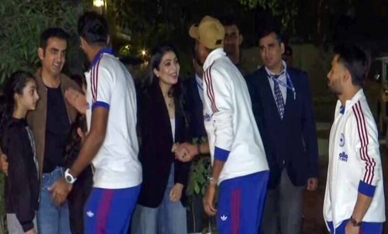 गंभीर के घर खिलाड़ियों और सपोर्ट स्टाफ की मुलाकात – Khabar Monkey