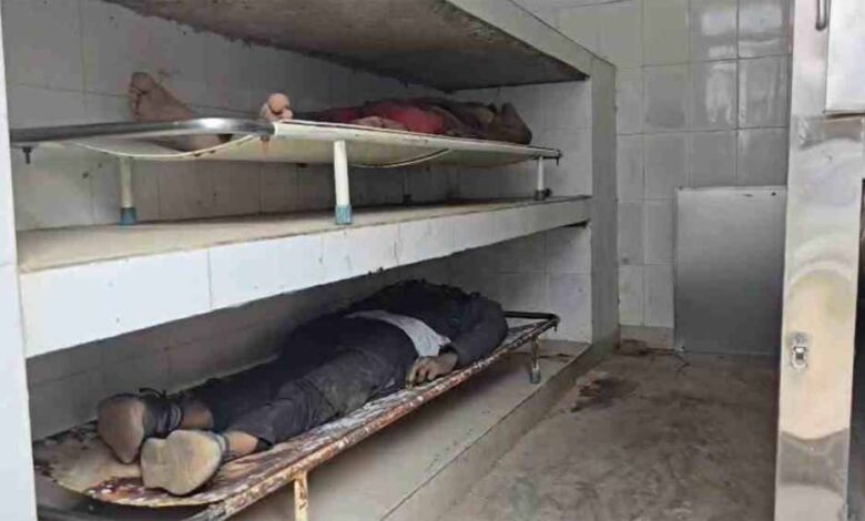 तेज रफ्तार पिकअप ने 3 लाेगाें को रौंदा, दो की मौत और एक गंभीर