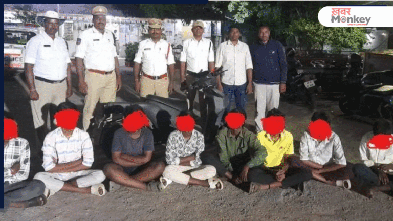 8 लड़कों की ‘टिंगू’ स्कूटी पर ‘मौत की सवारी’, Video लीक होते ही पुलिस ने दी ‘न भूतो न भविष्यति’ ! 8 लड़कों की ‘टिंगू’ स्कूटी पर ‘मौत की सवारी’, Video लीक होते ही पुलिस ने दी ‘न भूतो न भविष्यति’ !