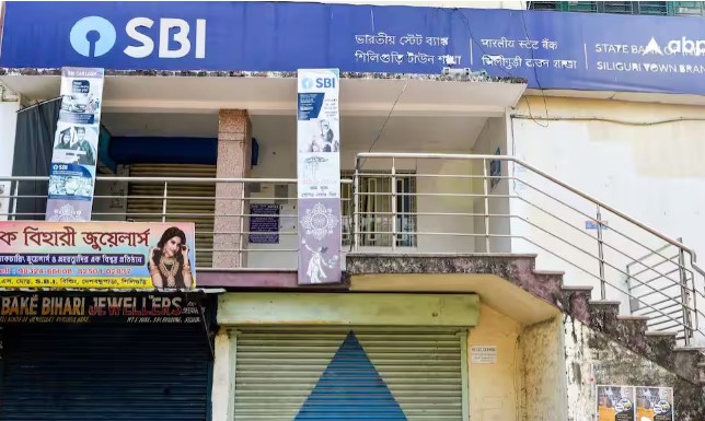 3 साल से भी कम समय में SBI FD पर इंटरेस्ट से कमाएं 86012 रुपये 3 साल से भी कम समय में SBI FD पर इंटरेस्ट से कमाएं 86012 रुपये