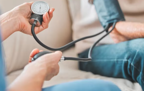 हाई ब्लड प्रेशर को न लें हल्के में! जानें वो बुरी आदतें जो बन रही ‘साइलेंट किलर’ का कारण