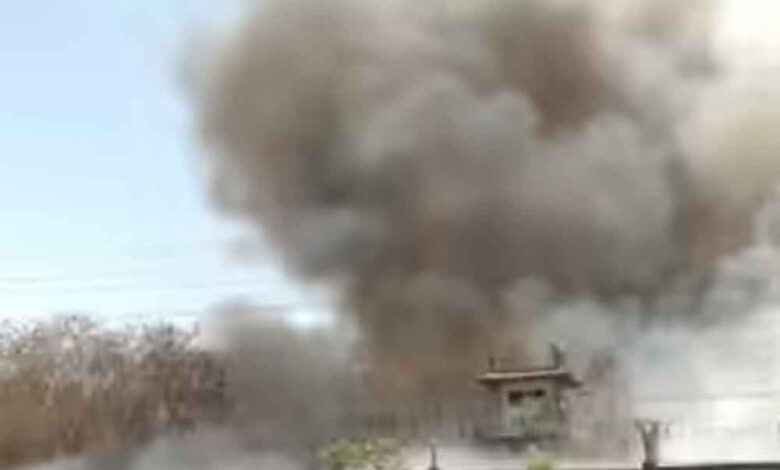 फर्नीचर फैक्ट्री धधकी, 7 किमी दूर तक छाया धुएं का गुबार – Khabar Monkey फर्नीचर फैक्ट्री धधकी, 7 किमी दूर तक छाया धुएं का गुबार – Khabar Monkey