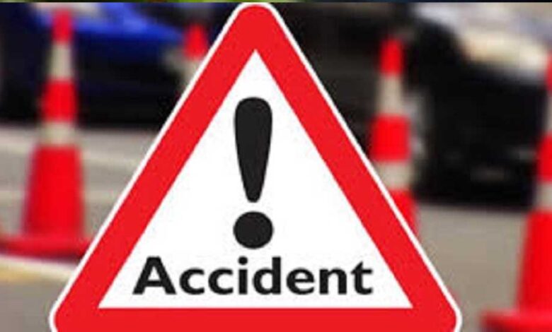 तेज रफ्तार कार ने 8 लोगों को टक्कर मारी, चार की मौत – Khabar Monkey