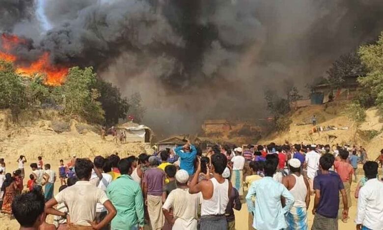 बांग्लादेश में रोहिंग्या शिविर में भीषण आग, सैकड़ों झोपड़ियां राख, हजारों बेघर