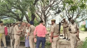 गाजीपुर के अभय यादव ने अपने ही माता-पिता और बहन को क्यों दी दर्दनाक मौत? इस लालच में कर गया बड़ा कांड गाजीपुर के अभय यादव ने अपने ही माता-पिता और बहन को क्यों दी दर्दनाक मौत? इस लालच में कर गया बड़ा कांड