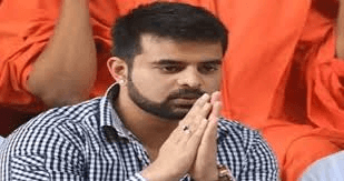 पूर्व PM देवेगौड़ा का पोता, पूर्व सांसद प्रज्वल रेवन्ना रेप केस में दोषी करार! कोर्ट में ही फूट-फूटकर रोने लगा, अब होगा सज़ा का ऐलान पूर्व PM देवेगौड़ा का पोता, पूर्व सांसद प्रज्वल रेवन्ना रेप केस में दोषी करार! कोर्ट में ही फूट-फूटकर रोने लगा, अब होगा सज़ा का ऐलान