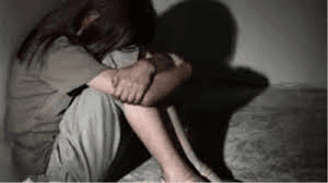 मथुरा जा रही थी हिंदू लड़की, रास्ते में मुस्लिम युवक से हुई दोस्ती, 3 बार बनाए संबंध… अब बोली – “मुझे न्याय चाहिए!” मथुरा जा रही थी हिंदू लड़की, रास्ते में मुस्लिम युवक से हुई दोस्ती, 3 बार बनाए संबंध… अब बोली – “मुझे न्याय चाहिए!”
